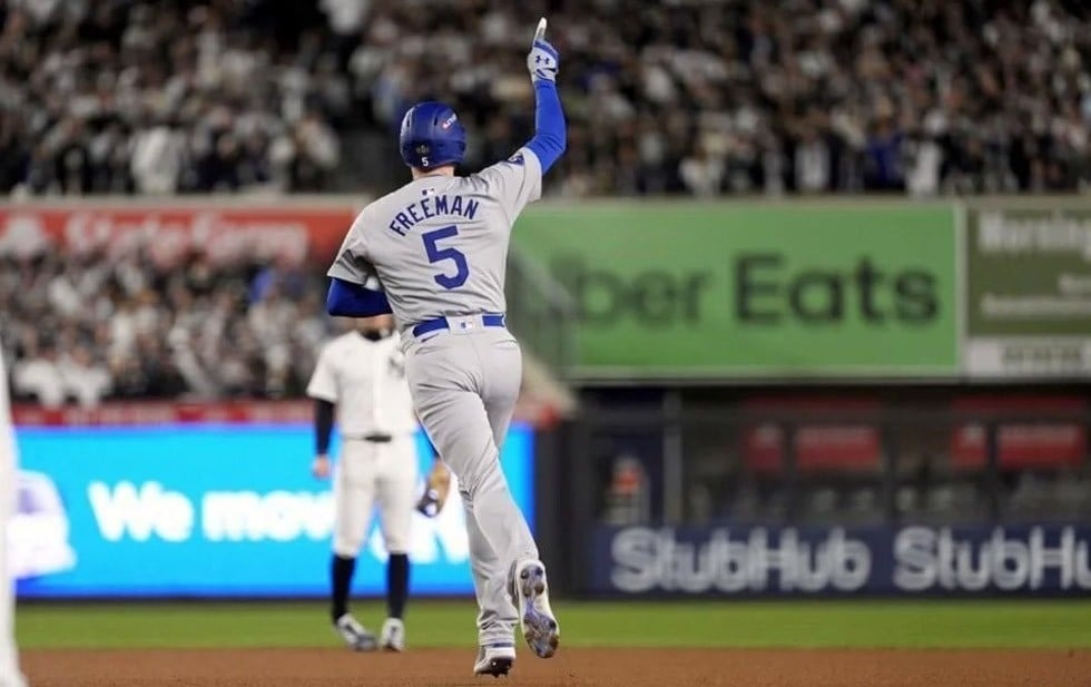 Vencen Dodgers a Yankees y están a un triunfo del título