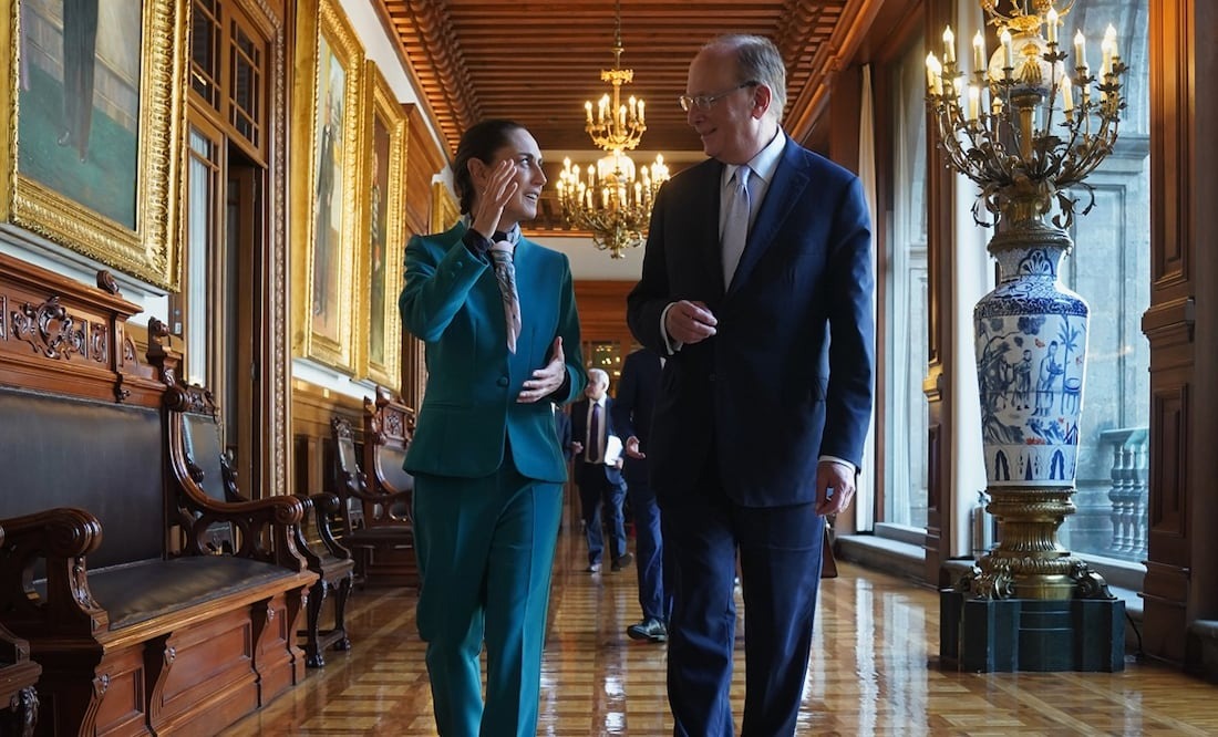 Sheinbaum recibe en Palacio Nacional a Larry Fink, presidente de BlackRock; hablan de economía mexicana