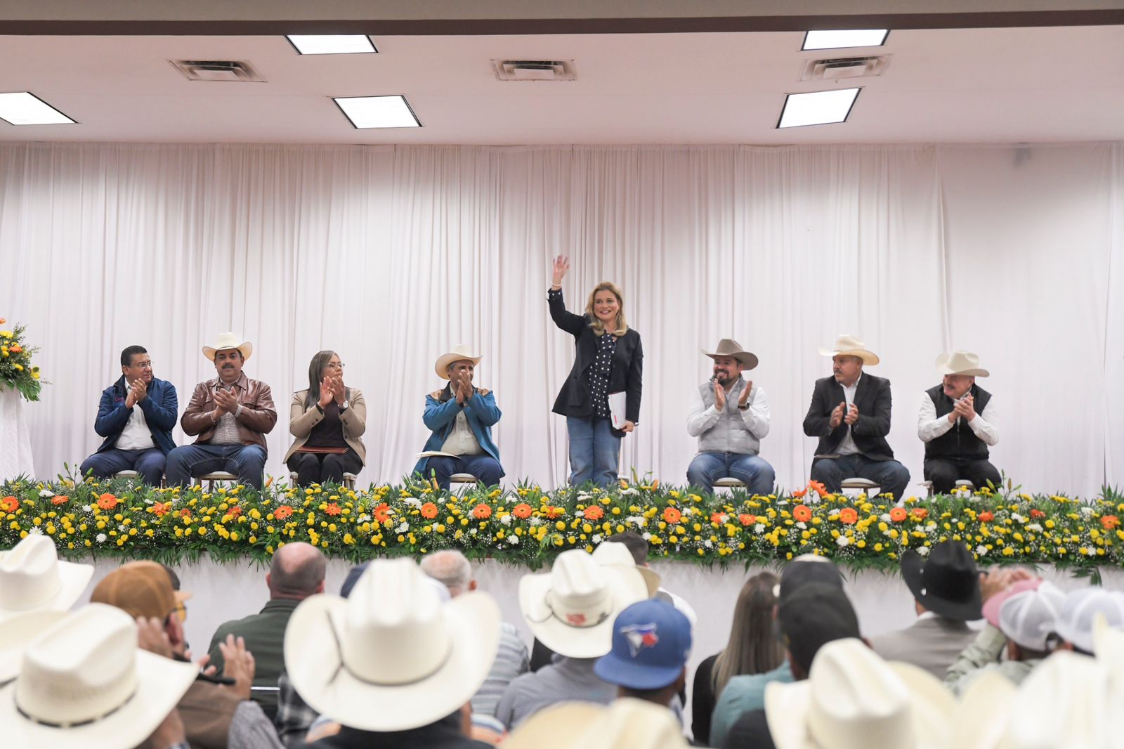 Maru Campos se compromete a seguir trabajando con los productores del campo: «Aquí nadie se rinde»