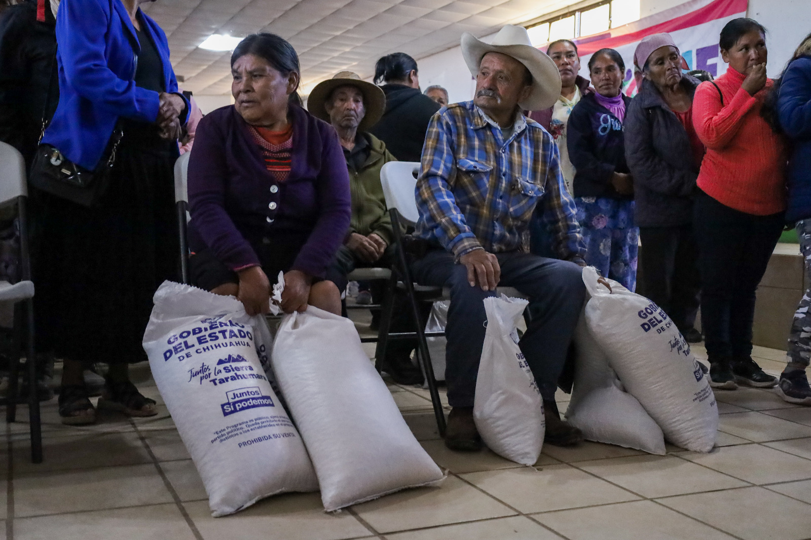 Reciben 900 familias de Guadalupe y Calvo paquetes de maíz y frijol para fortalecer su alimentación