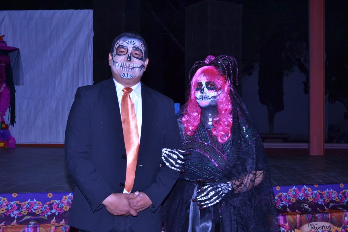 Gran exito en el desfile de catrinas y catrines: Un tributo a nuestras tradiciones, en La Cruz