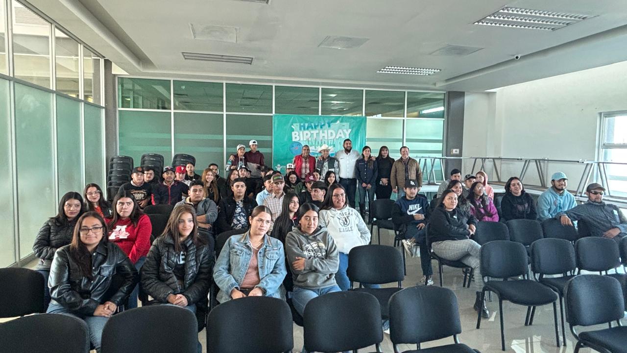 Entregan equipamiento agrícola a estudiantes de la Universidad Tecnológica de Camargo