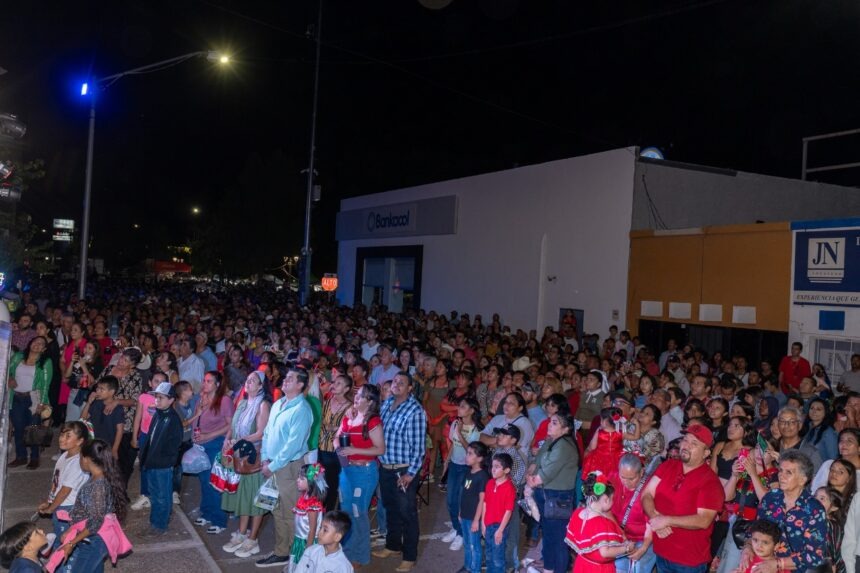 Miles de familias disfrutaron del Grito de Independencia en Camargo