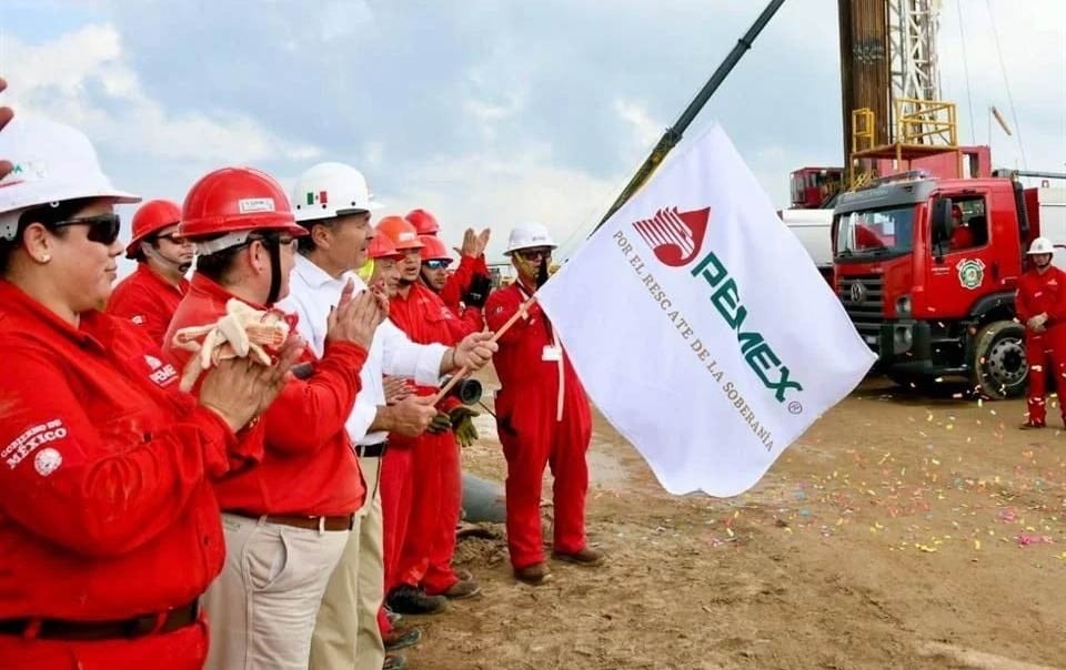 Ven en plan de Pemex viejo régimen fiscal