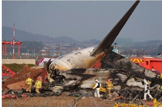 Ira y agonía en Corea del Sur tras la caída del avión que dejó 179 fallecidos