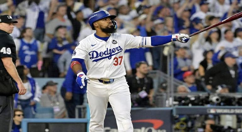 ¡Teóscar se queda en los Dodgers! Aseguran tres años y $66 MDD