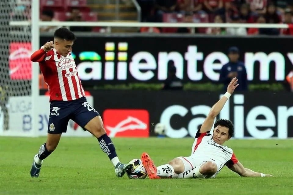 Atlas y Chivas tienen recalentado en el Clásico