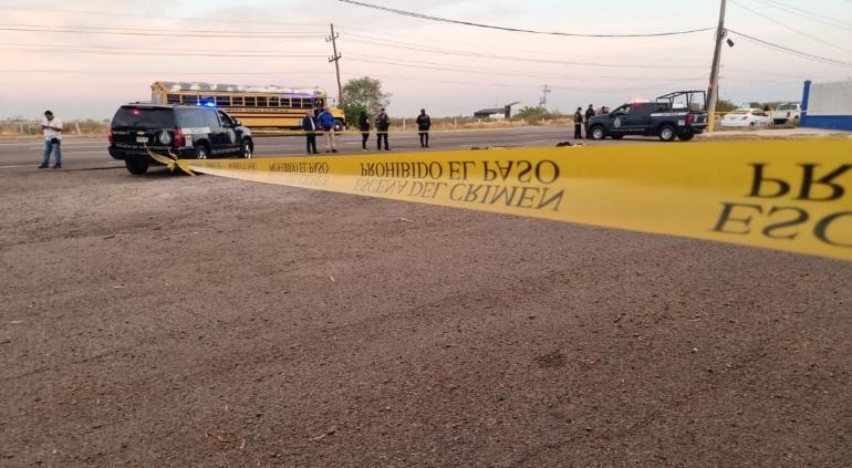 Quemaron camión con pasajeros en la carretera Culiacán-Eldorado