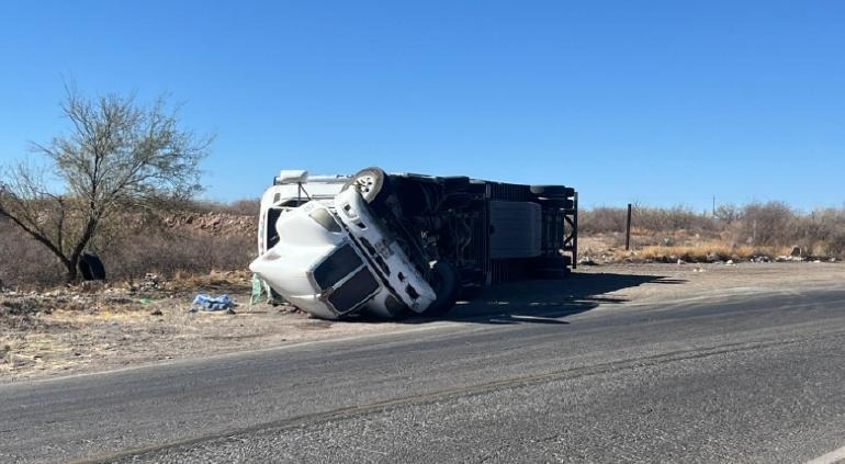 Vuelca tráiler en la libre de Juárez-Chihuahua