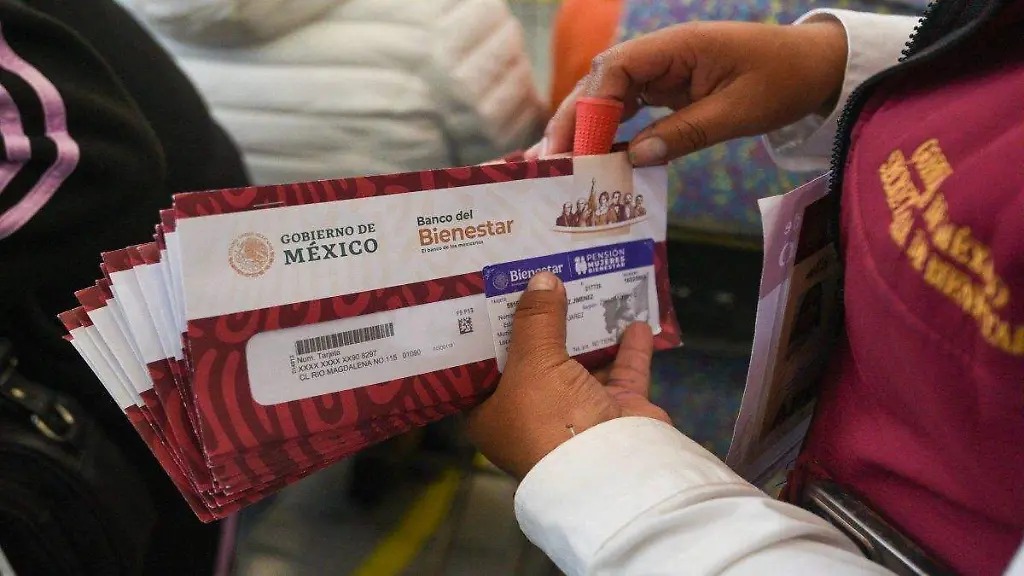 Pensión Mujeres Bienestar: quiénes recibirán su tarjeta en febrero y cuándo les depositan