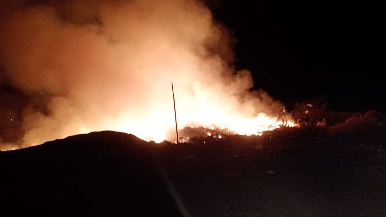 Incendio en basurero de La Cruz se encuentra bajo control y sin poner en riesgo a la ciudadanía