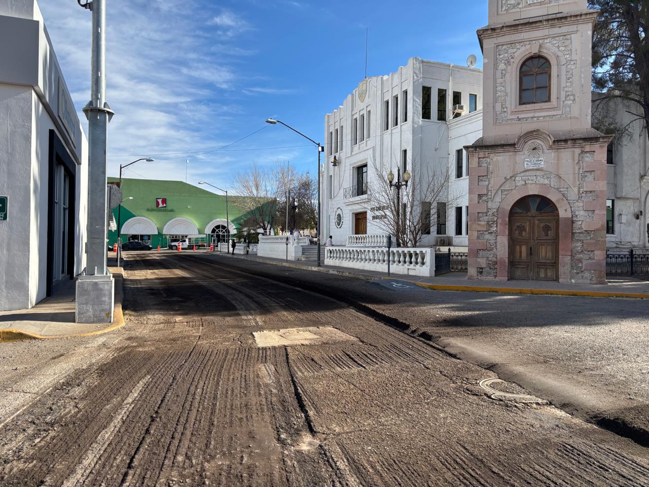 Inician recarpeteo en la calle Allende; inversión de 1.6 millones de pesos