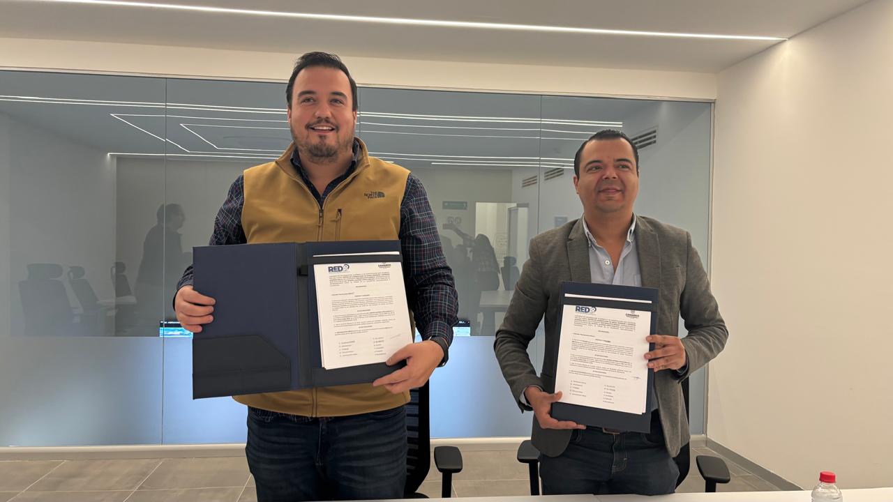 Firma convenio Municipio y Red Educativa Por México; ofrecen preparatoria y estudios de nivel superior con beca del 50%