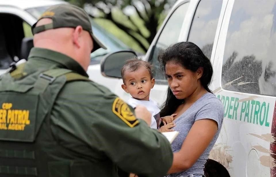 Eliminaría Trump ciudadanía por nacimiento