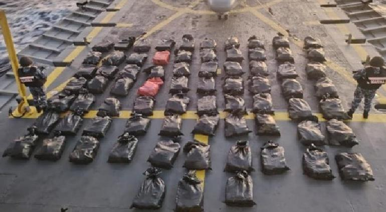 Aseguraron 3 barcos; decomisaron cocaína y arrestaron a 9