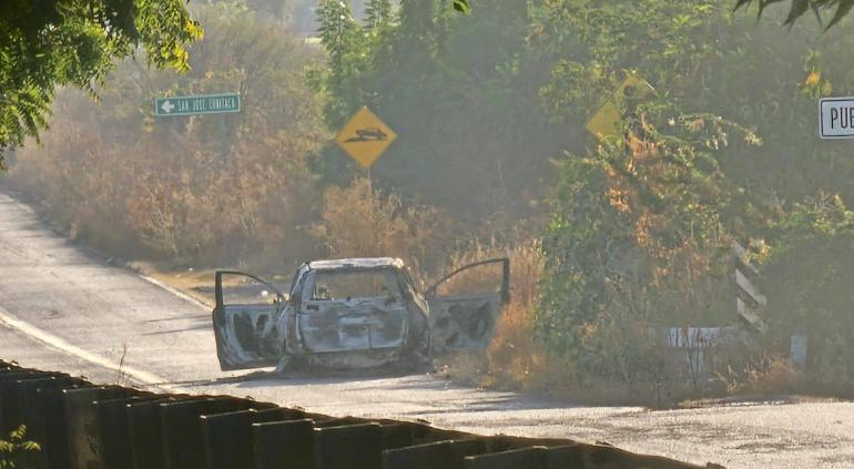 Enfrentamiento armado en Elota, Sinaloa, hay autos quemados