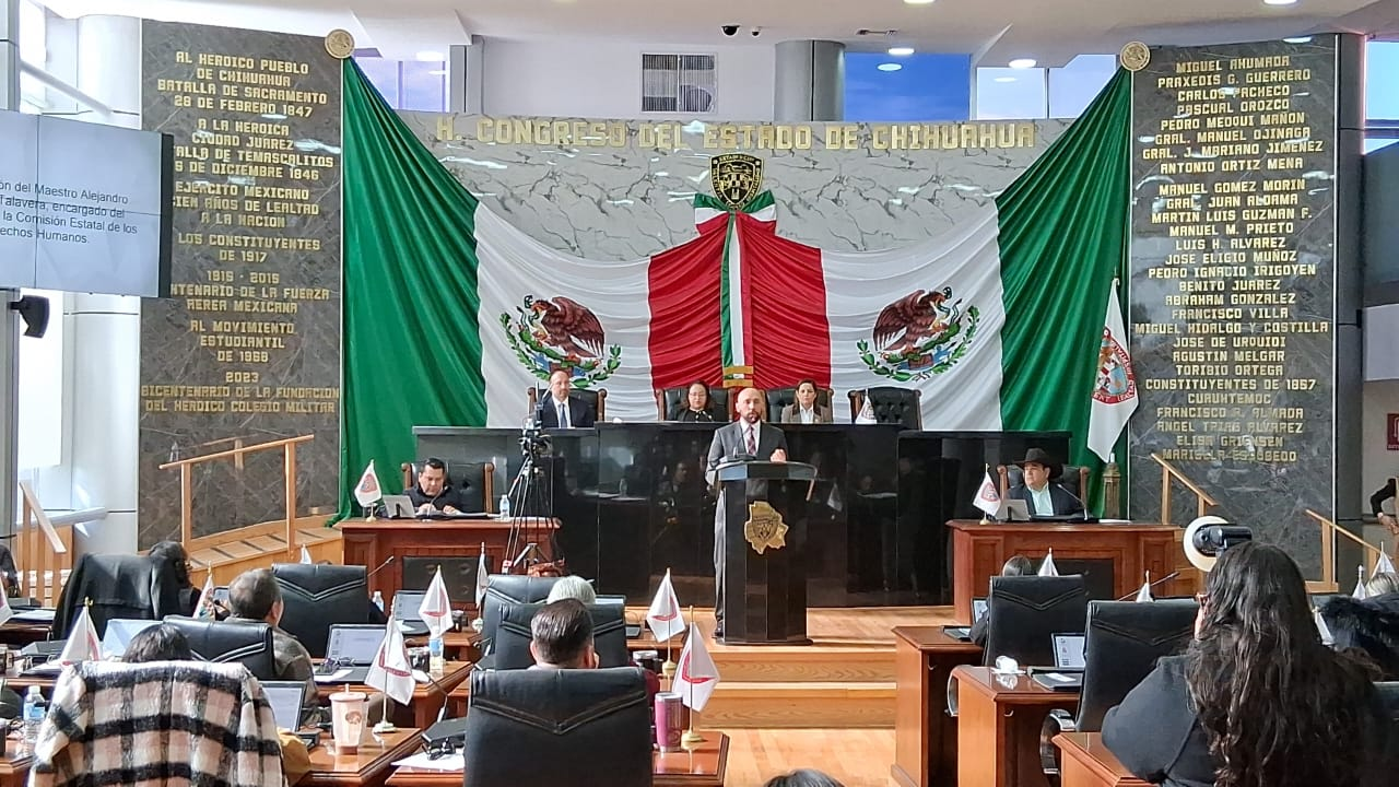 La Cruz reconoce labor del Maestro Alejandro Carrasco Talavera en la Comisión Estatal de Derechos Humanos