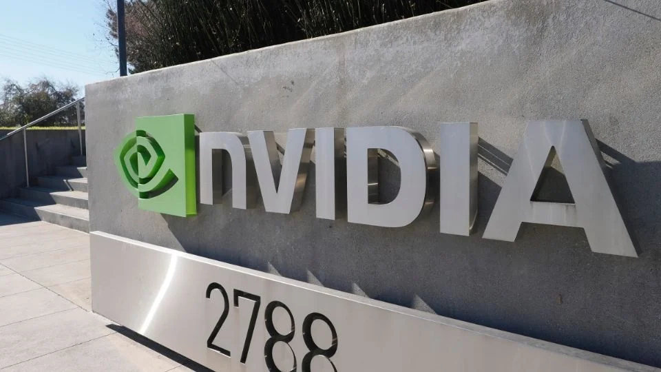 Trump pone a Nvidia en la mira: considera endurecer restricciones a sus ventas a China