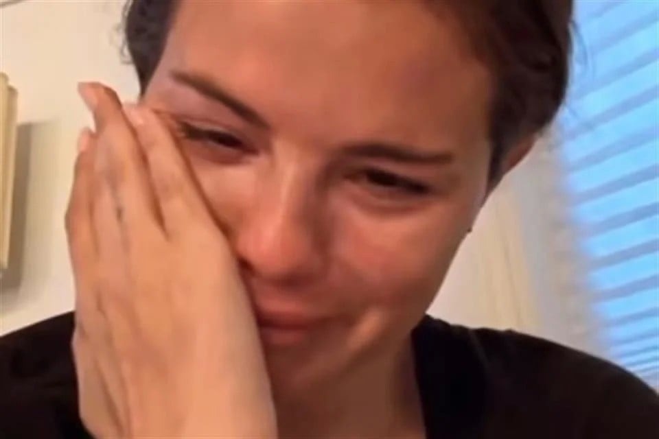 Video.- Llora Selena Gomez por deportaciones de mexicanos en EU