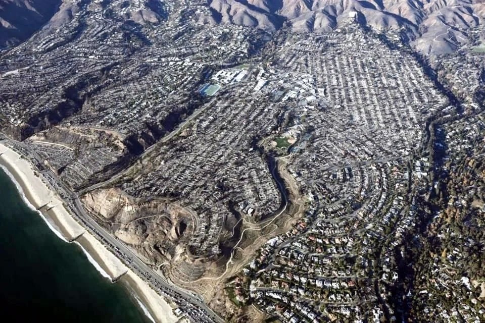 Costarían incendios en Los Ángeles 30 mmdd a aseguradoras