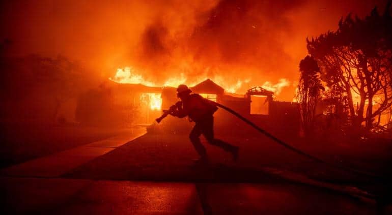 Cinco muertos por incendios en Los Ángeles, lamenta México