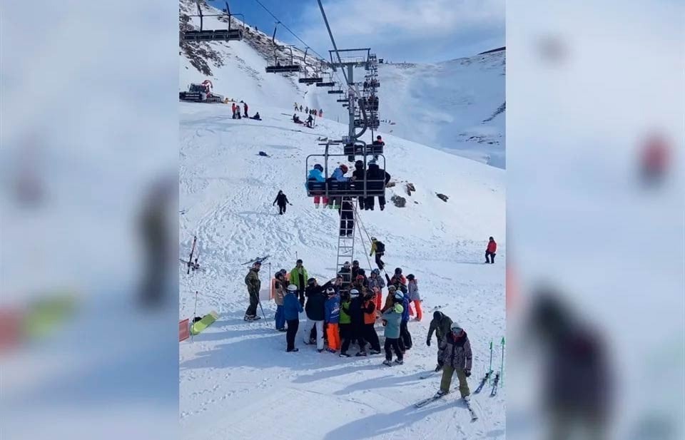 Video.- Desplome de telesilla en España deja decenas de heridos