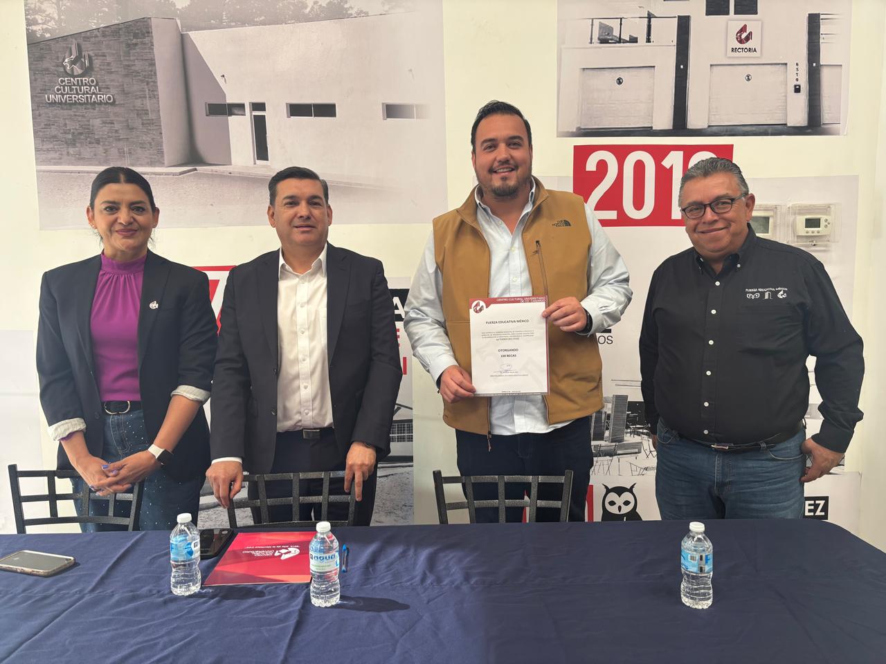 Invitan CCU y Gobierno Municipal a aprovechar becas para estudiar dos carreras al mismo tiempo