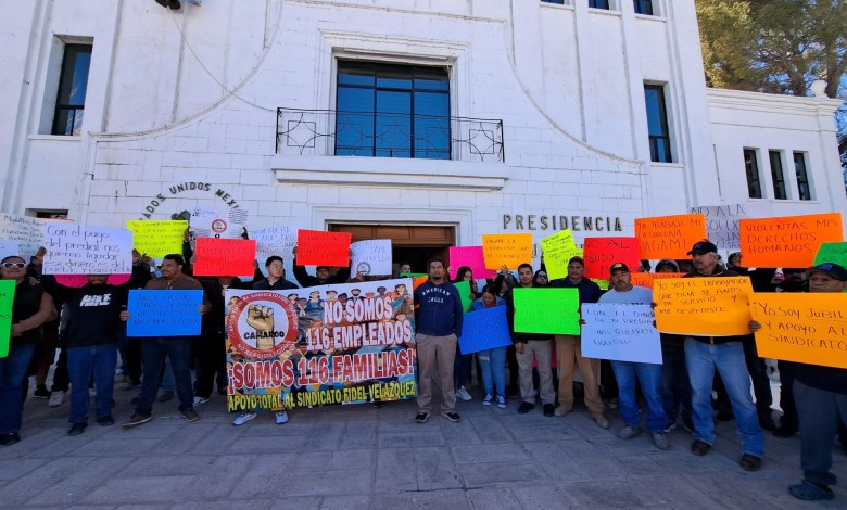 Extrabajadores del Sindicato Fidel Velazquez toman auditorio municipal en Camargo