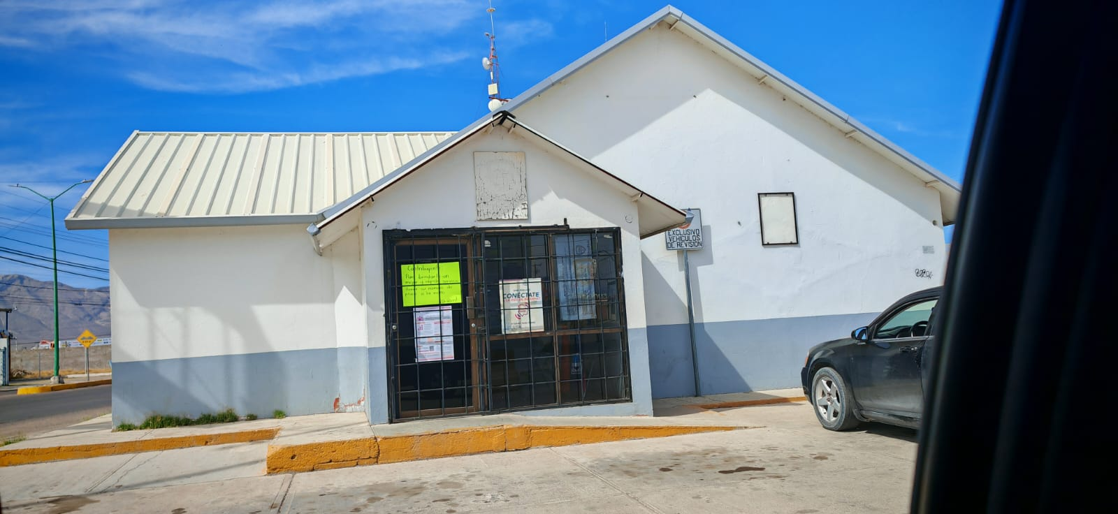 Manifestantes desalojan instalaciones de Recaudación de Rentas