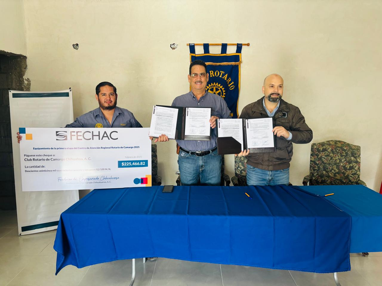 Firman convenio de colaboración FECHAC y Club Rotario Camargo