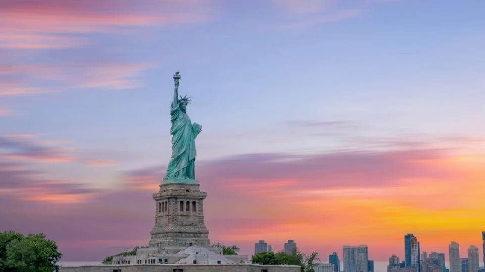 «Gracias a nosotros, Francia no habla alemán»: Estados Unidos rechaza devolver la Estatua de la Libertad