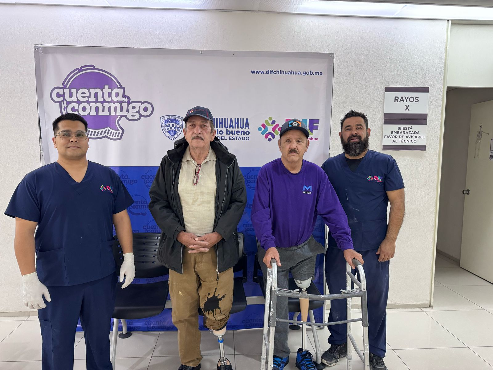 Transforma vidas DIF Estatal con la entrega de seis prótesis de pierna durante abril