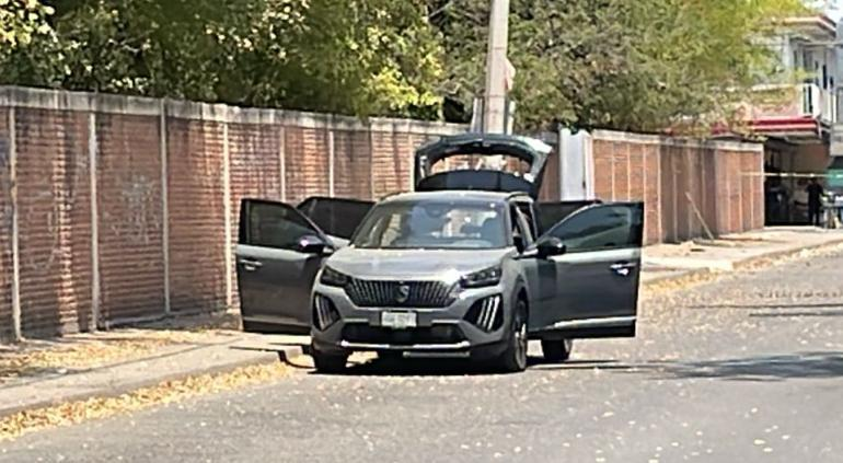 Retiraron camioneta con explosivos junto a escuela en Culiacán
