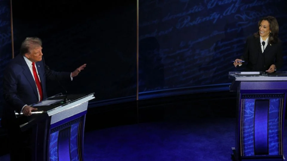 Trump despide al patronato del Museo del Holocausto, incluido el esposo de Kamala Harris