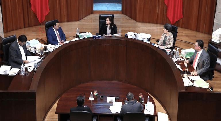 Funcionarios podrán hacer campaña del «marrazo»; perfilan proyecto