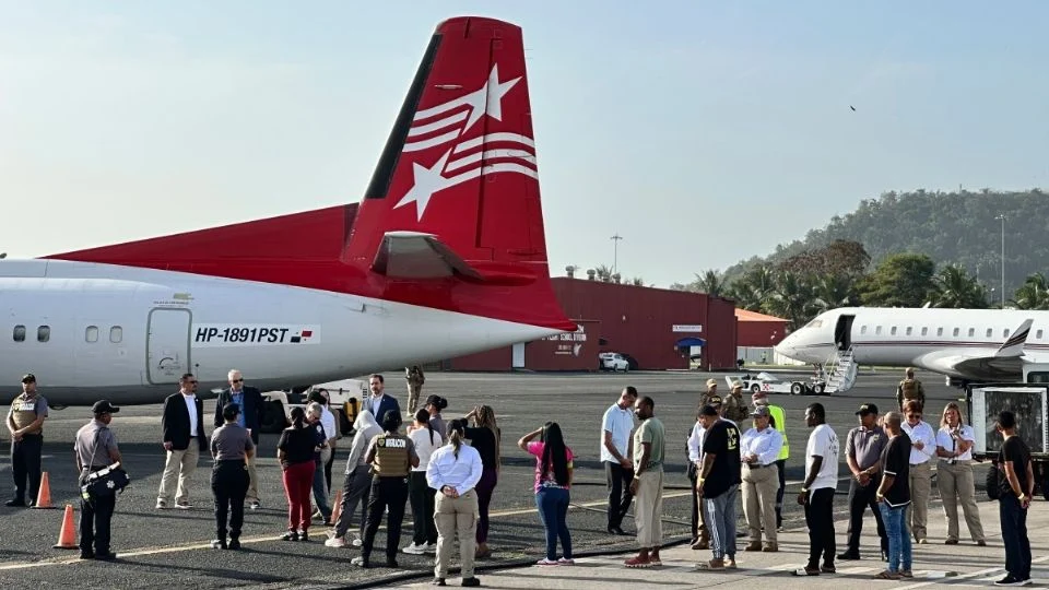 Migrante guatemalteco permaneció casi nueve horas en el techo de una casa para evitar su arresto