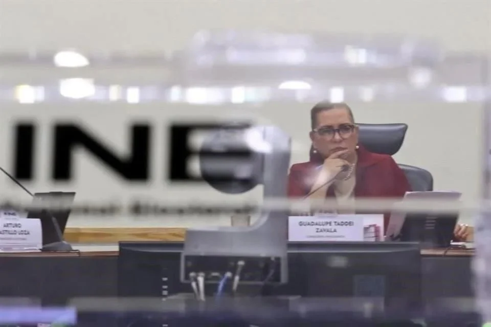 Vigilará Junta de INE apertura de partidos