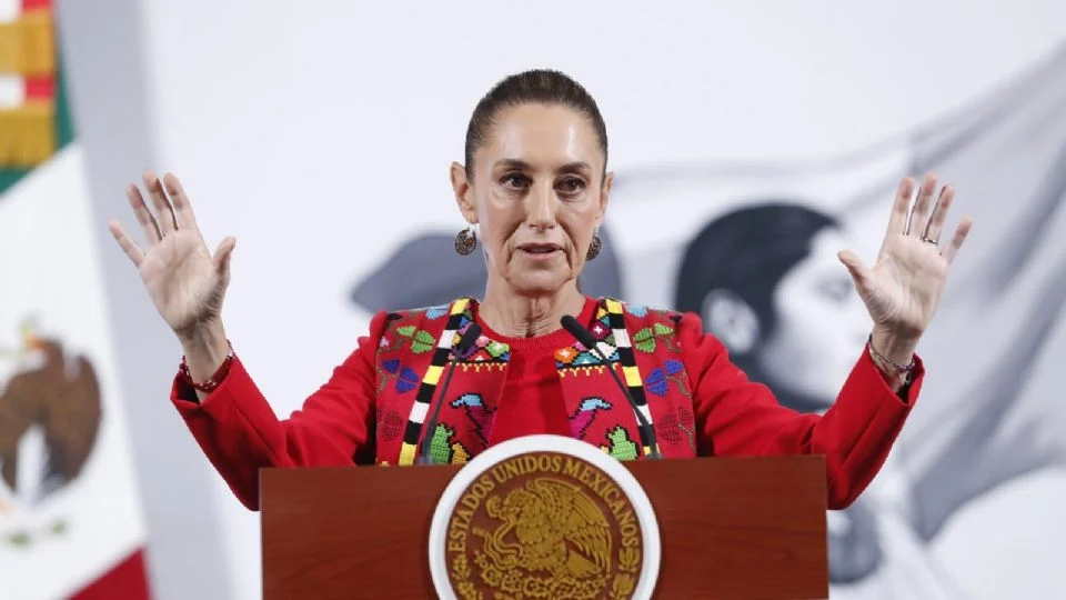 Sheinbaum envía iniciativa a diputados para crear Ley nacional que elimina trámites burocráticos; CURP con biométricos será el documento oficial