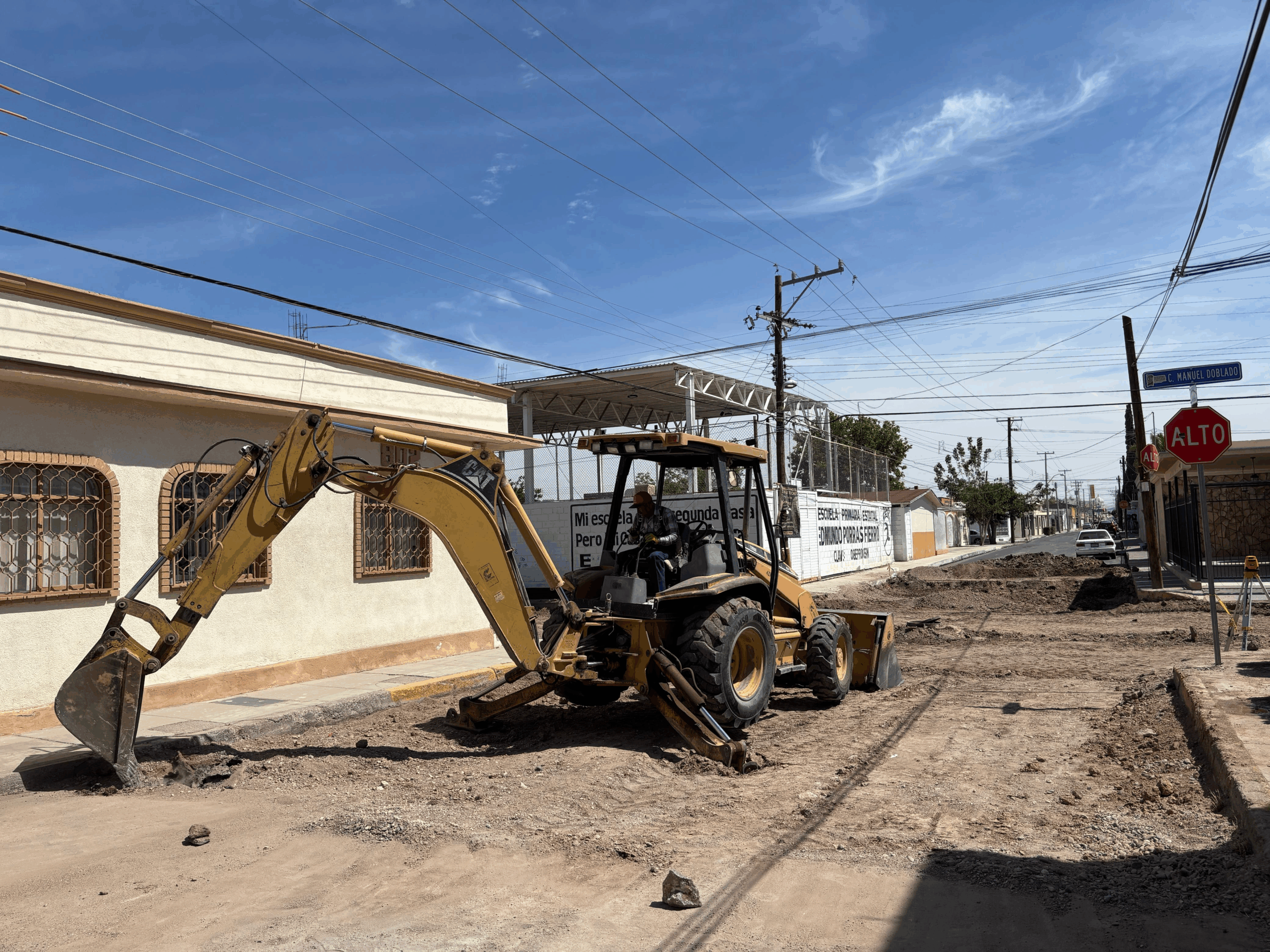 Trabaja municipio crucero de concreto hidráulico en calles Doblado y Comonfort
