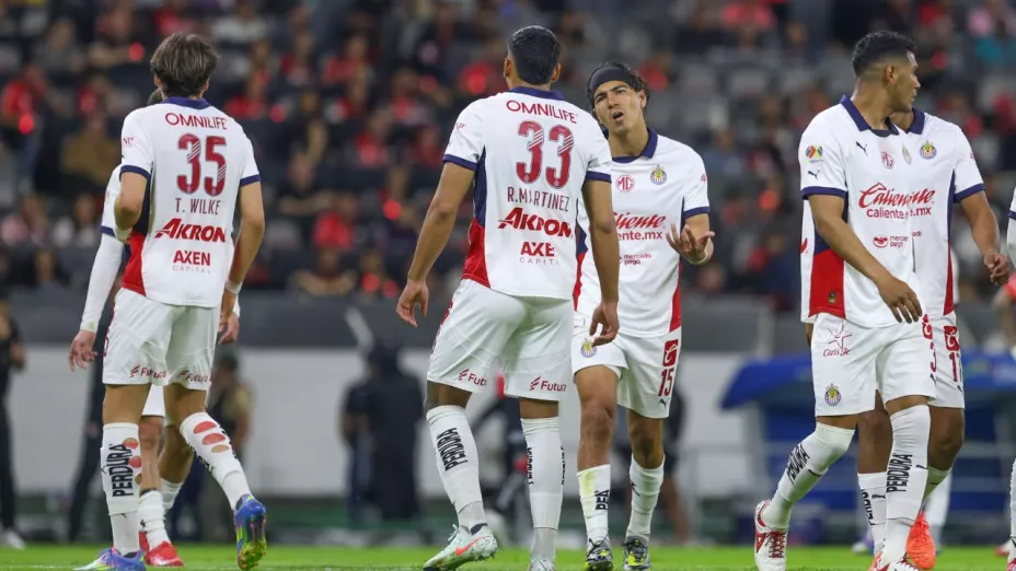Las Chivas «son un fracaso», reconoce su director deportivo