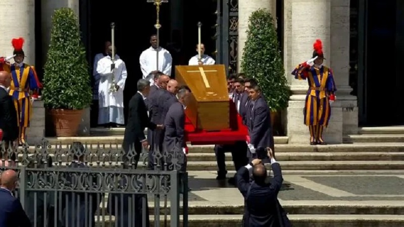 Sepultan al Papa en Basílica de Santa María la Mayor