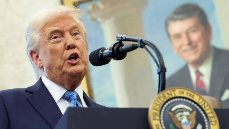 «Ataques a la libertad de expresión y a los derechos de los migrantes»: HRW denuncia 100 abusos de Trump