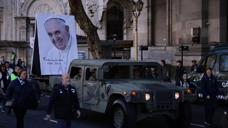 «No terminamos de dimensionar su liderazgo internacional»: Argentina despide al papa Francisco en la Catedral de Buenos Aires