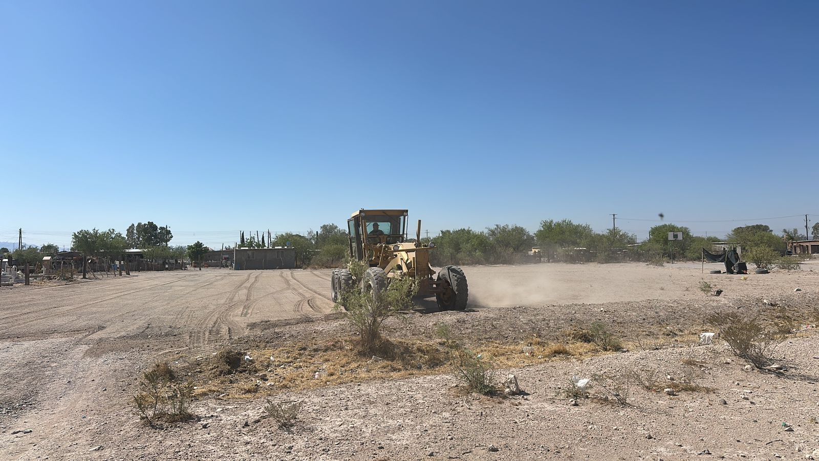 Gobierno Municipal atiende denuncia por daños en campo de béisbol en la comunidad de El Porvenir