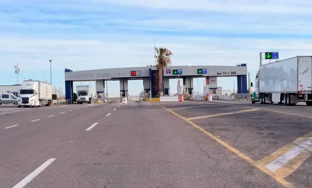 Falla en sistema de pago con tarjeta en casetas complica a automovilistas y transportistas