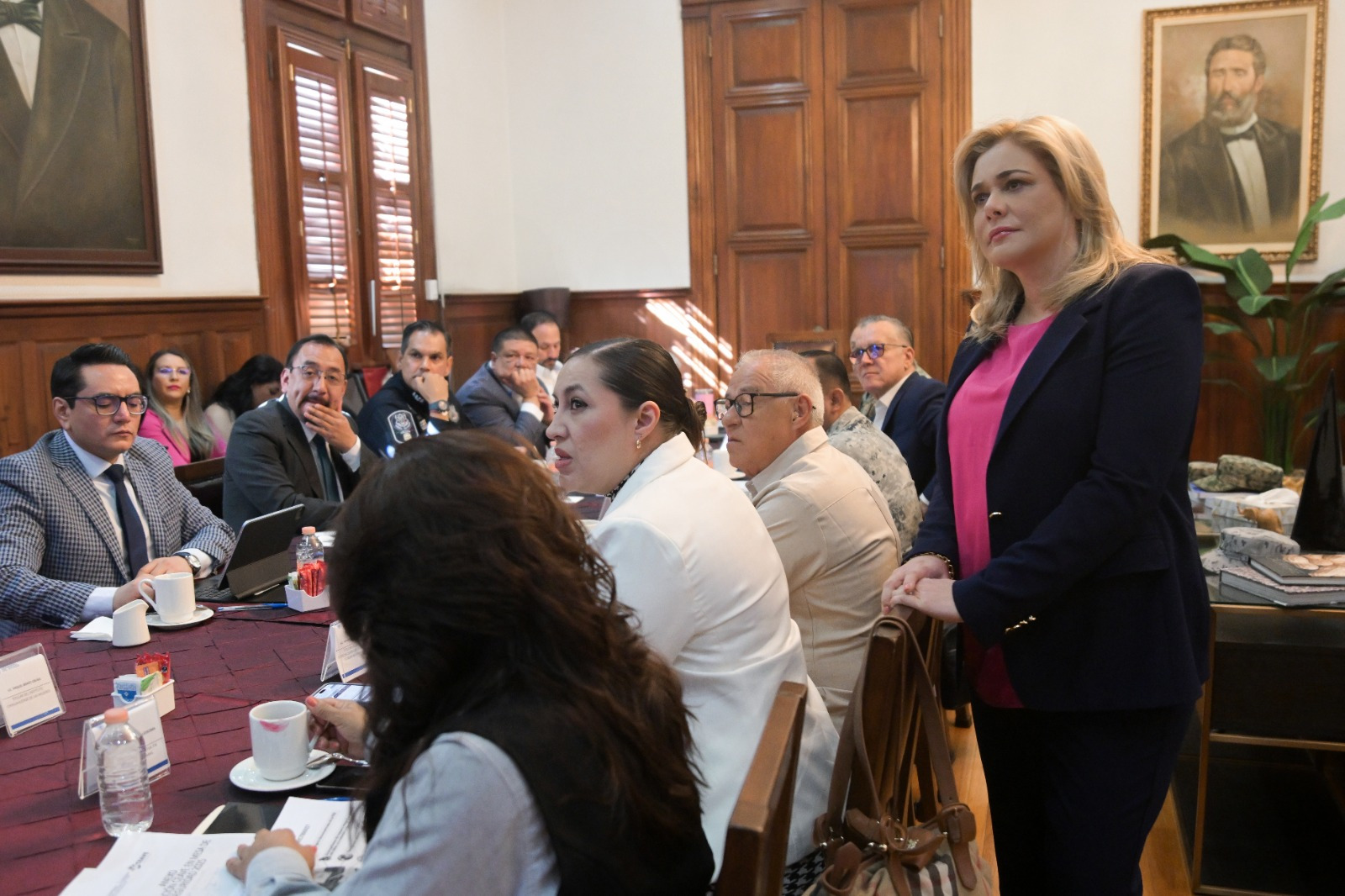 Maru Campos encabeza reunión de la Mesa de Seguridad en Palacio de Gobierno