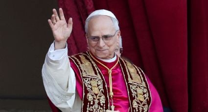«Hay que construir puentes y diálogos»: nuevo papa León XIV habla brevemente español en su primer discurso y agradece a Francisco
