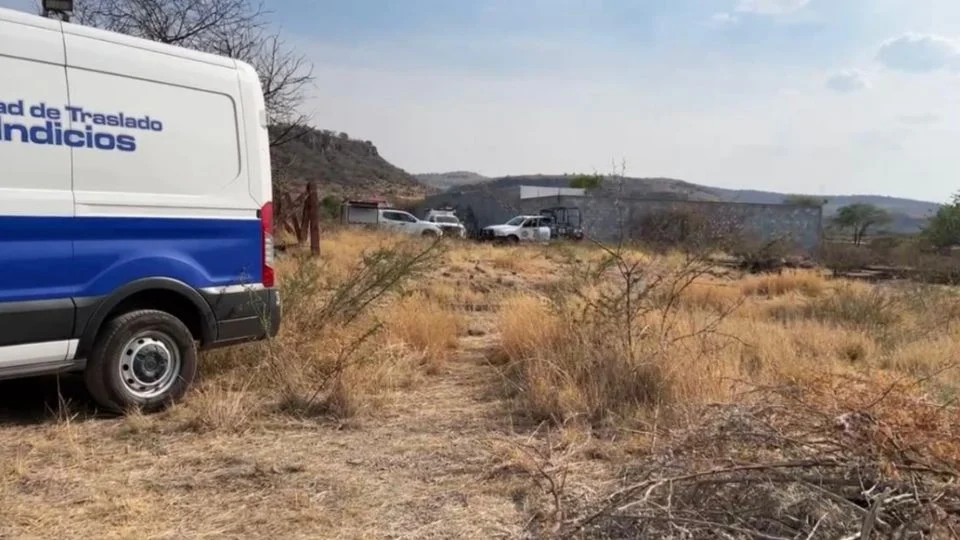Hallan 44 restos óseos en fosas clandestinas de Colima ubicadas hace más de un año, revela la FGR