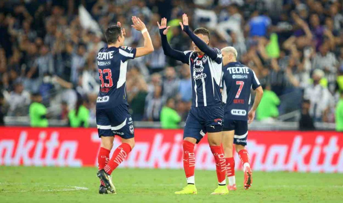 Monterrey se impone a Pumas y es el último invitado a la Liguilla