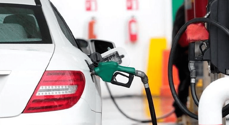 Dejan gasolina sin descuento; cumplirá un mes con cobro máximo de IEPS